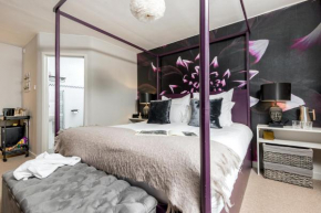 Гостиница Crazy Fox Hurley Boutique B&B  Марлоу